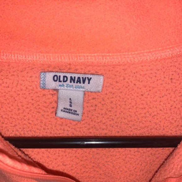 Old navy sweater. Lightly used - Picture 3 of 5